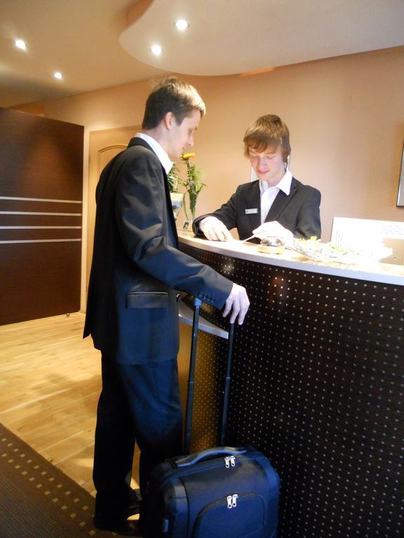 Hotel Restaurant Zwergschloesschen Gera Esterno foto