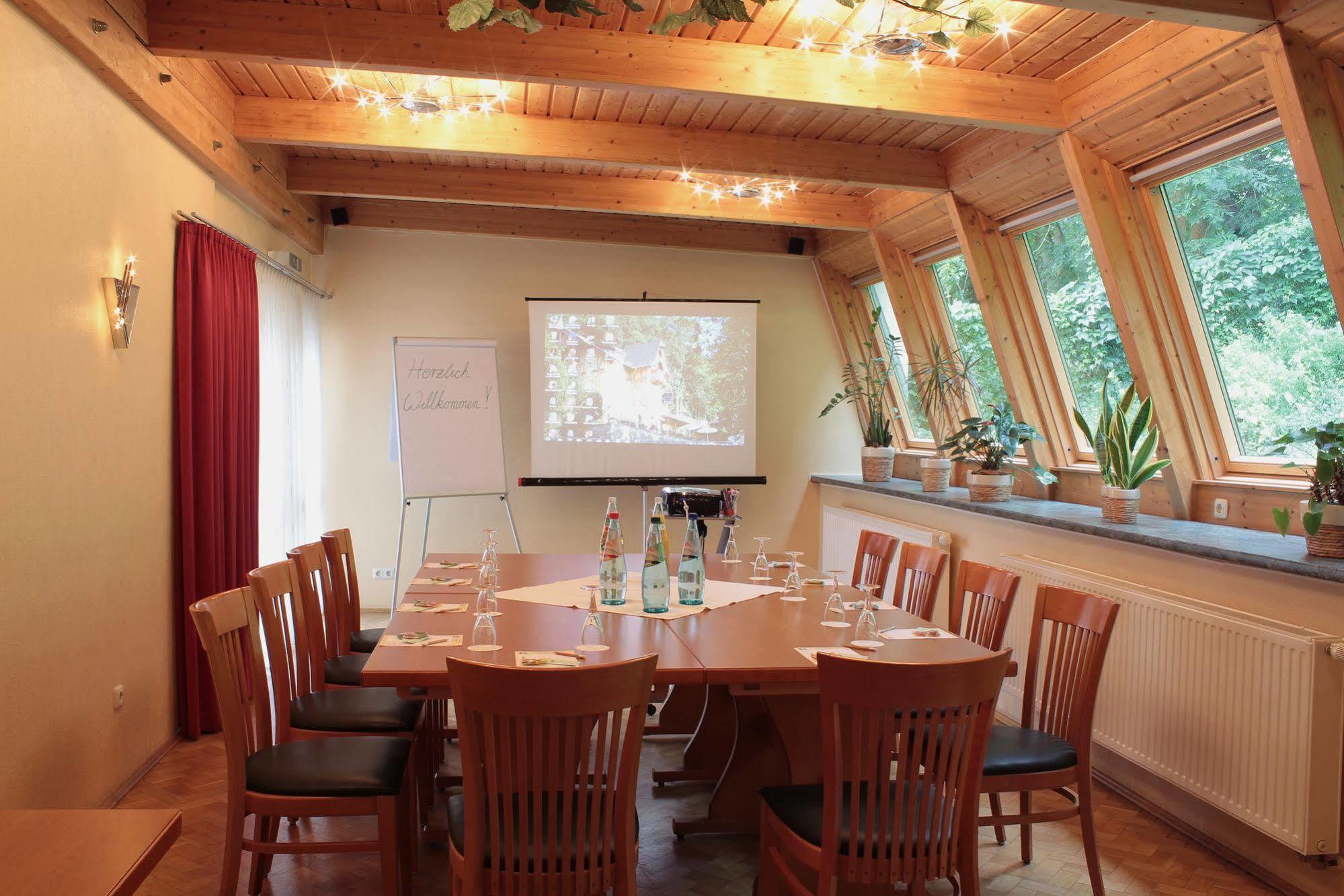 Hotel Restaurant Zwergschloesschen Gera Esterno foto